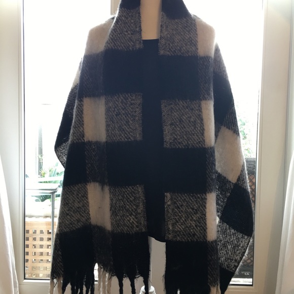 Just Jamie Buffalo Plaid Noodle fringe scarf - Picture 3 of 7